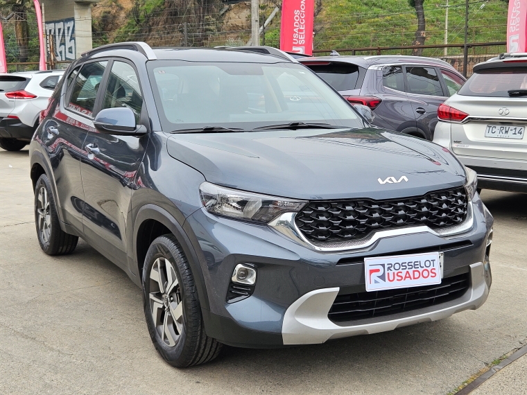 KIA Sonet — foto 4 de 16