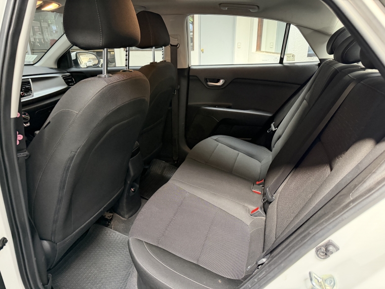 Kia Rio 4 Ex 1.4l 6mt Ci Full 2024  Usado en Grass & Arueste