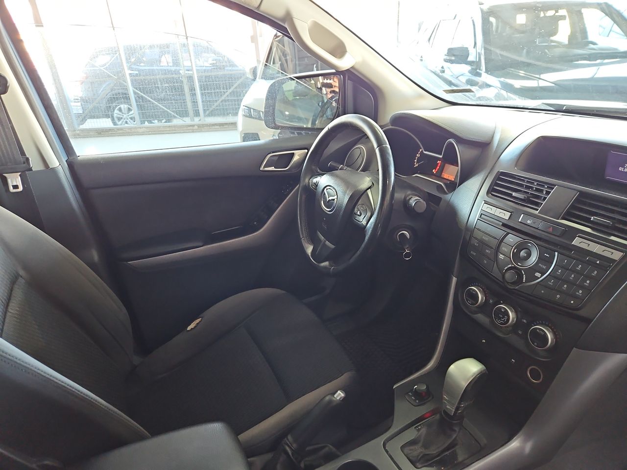 Mazda Bt-50 New Bt 50 Dcab Sdx 4x4 3.2 Aut 2018 Usado en Usados de Primera - Sergio Escobar