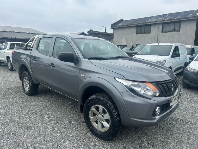 Mitsubishi L200 L-200 New Work Cr Wf  Mec 4x2 Td E5 2019  Usado en Guillermo Morales Usados