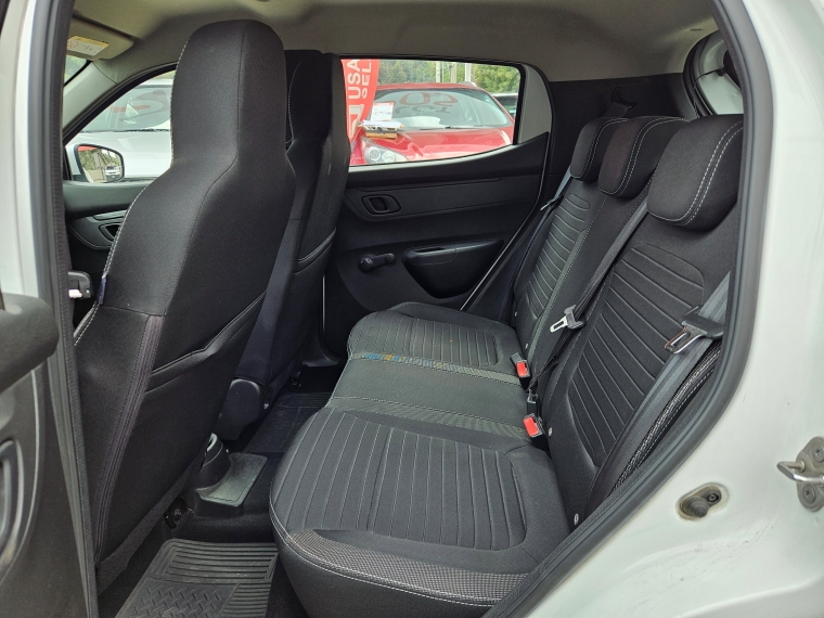 Renault Kwid — foto 7 de 14