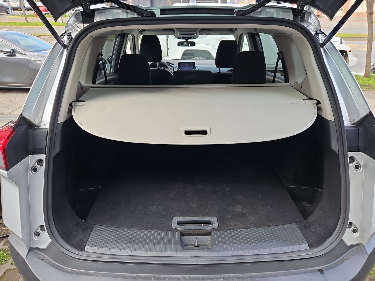 Nissan X-trail X Trail 4x2 5p Cvt 2.5 2023 Usado en Usados de Primera - Sergio Escobar