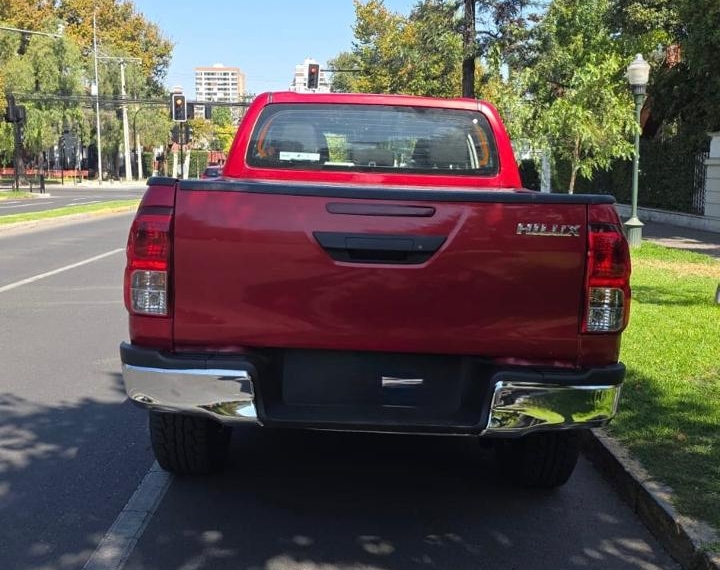 Toyota Hilux Dx 4x4 2.4 2022  Usado en Autos