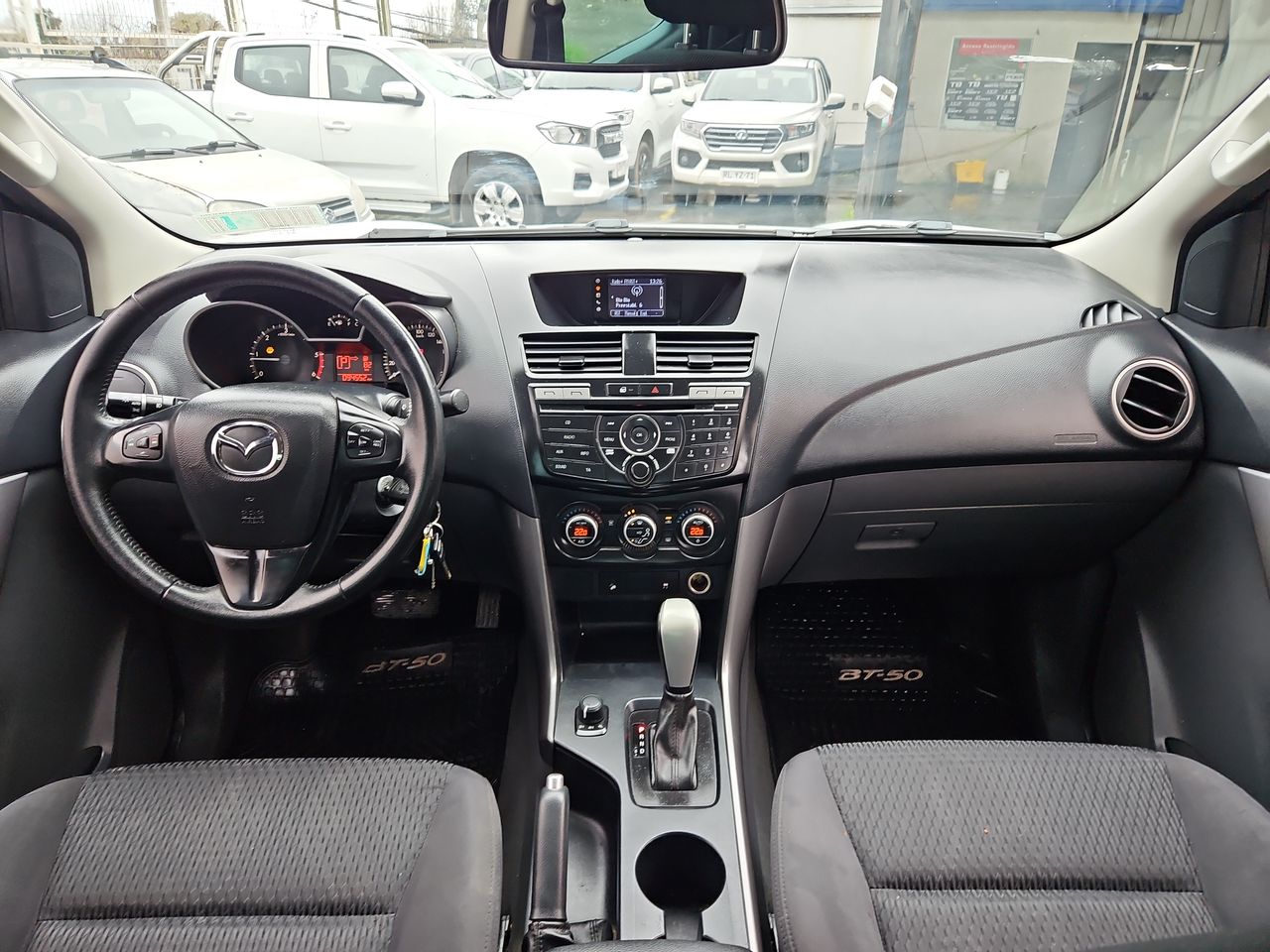 Mazda Bt-50 New Bt 50 Dcab Sdx 4x4 3.2 Aut 2021 Usado en Usados de Primera - Sergio Escobar