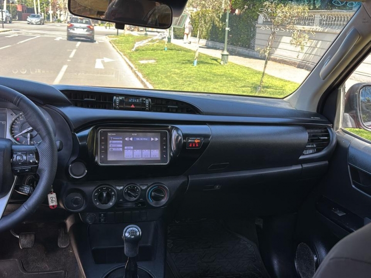 TOYOTA HILUX  Dcab DX 4x2 2.4cc - imagen 10