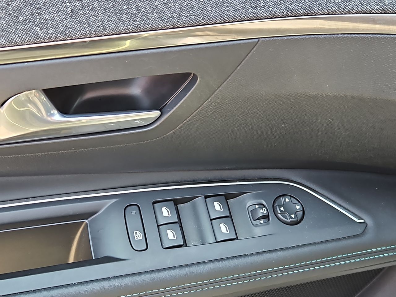 Peugeot 3008 3008 Thp 165hp 1.6 Aut 2024 Usado en Usados de Primera - Sergio Escobar