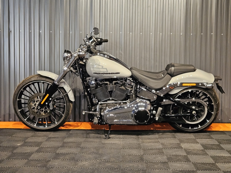 Harley-davidson Breakout . 2025 Usado en BMW Premium Selection Harley-davidson Breakout . 2025 Usado en BMW Premium Selection
