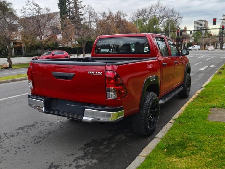 Toyota Hilux — foto 15 de 18