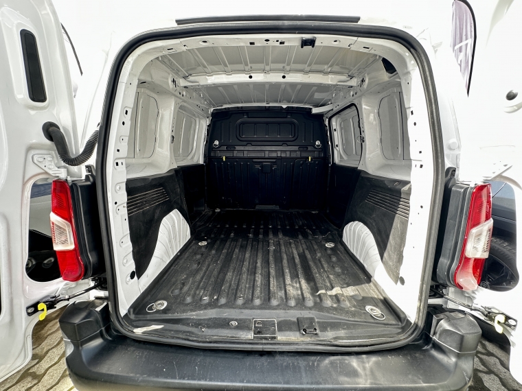 Peugeot Partner Partner L1 Blue Hdi 100 1.5 2024 Usado  Usado en Kovacs Usados