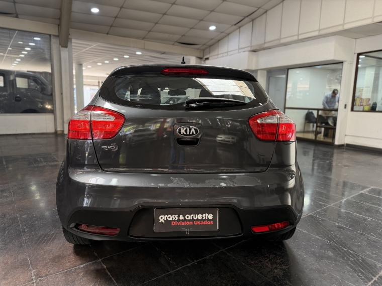 Kia Rio 3 Ex 1.4l Ac Abs 6mt  2014  Usado en Grass & Arueste