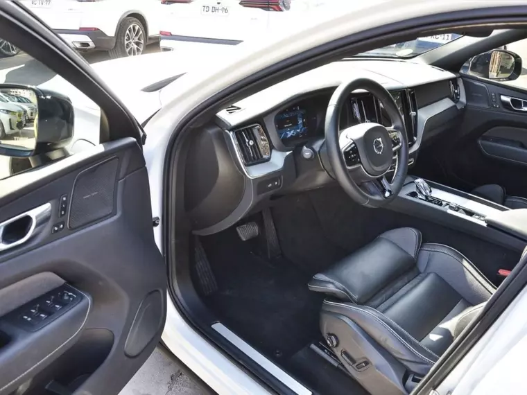 Volvo Xc60 T8 Recharge 4x4 2.0 Aut 2025 Usado Usado en BMW Premium Selection Volvo Xc60 T8 Recharge 4x4 2.0 Aut 2025 Usado Usado en BMW Premium Selection
