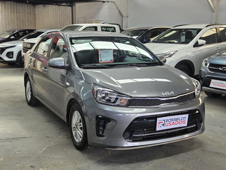KIA Soluto — foto 4 de 17