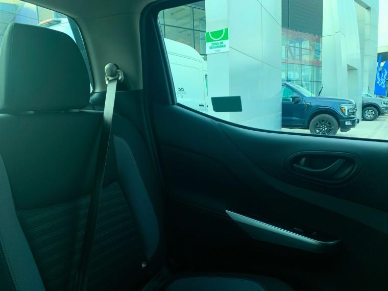 Nissan Navara 2.3d Se Diesel 4x4 Dob.cab. Mt 4p 2024 Usado  Usado en Webautos.cl