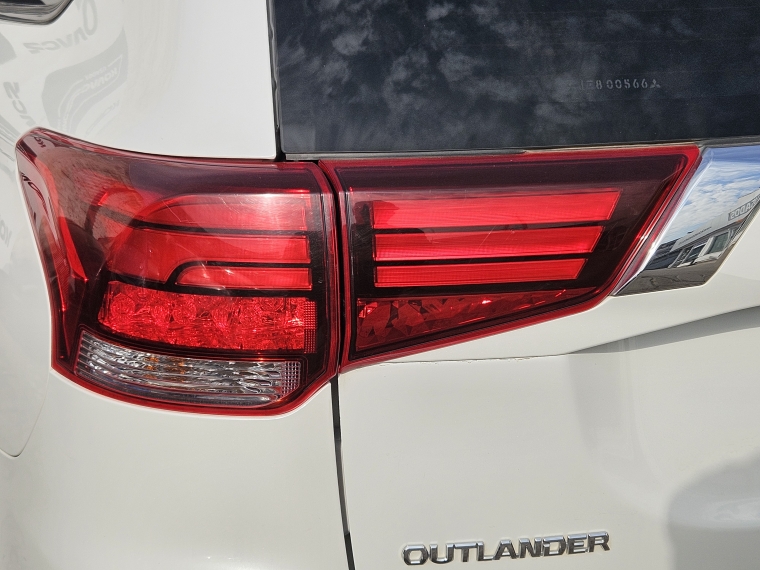 Mitsubishi Outlander Outlander Glx 4x4 2.4 Aut 2019 Usado  Usado en Kovacs Usados