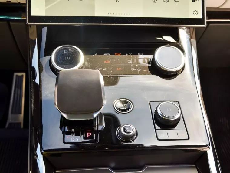 Land rover Range rover 3.0 Se Diesel 4x4 At 5p 2024 Usado Usado en Webautos.cl Land rover Range rover 3.0 Se Diesel 4x4 At 5p 2024 Usado Usado en Webautos.cl