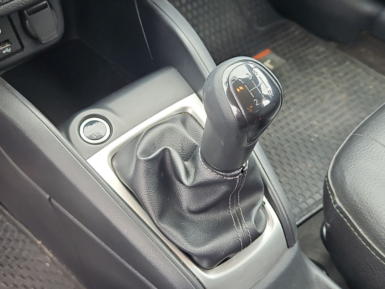 Nissan Versa Versa  Mt 1.6 2022 Usado en Usados de Primera - Sergio Escobar