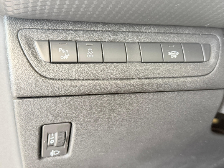 Peugeot 208 Allure Hdi 1.6 2017 Usado en Automotriz Olea Flaño