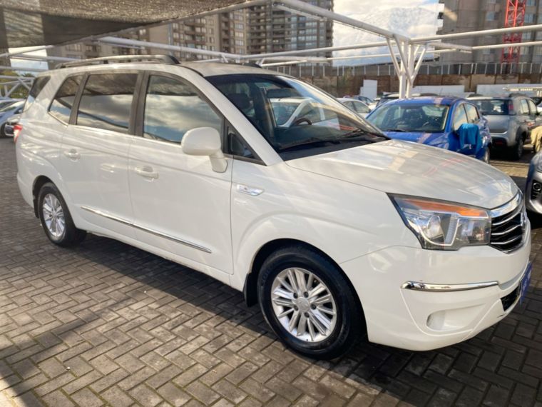 Ssangyong Stavic 2.2 Diesel 2wd Mt 5p 2018 Usado  Usado en Webautos.cl