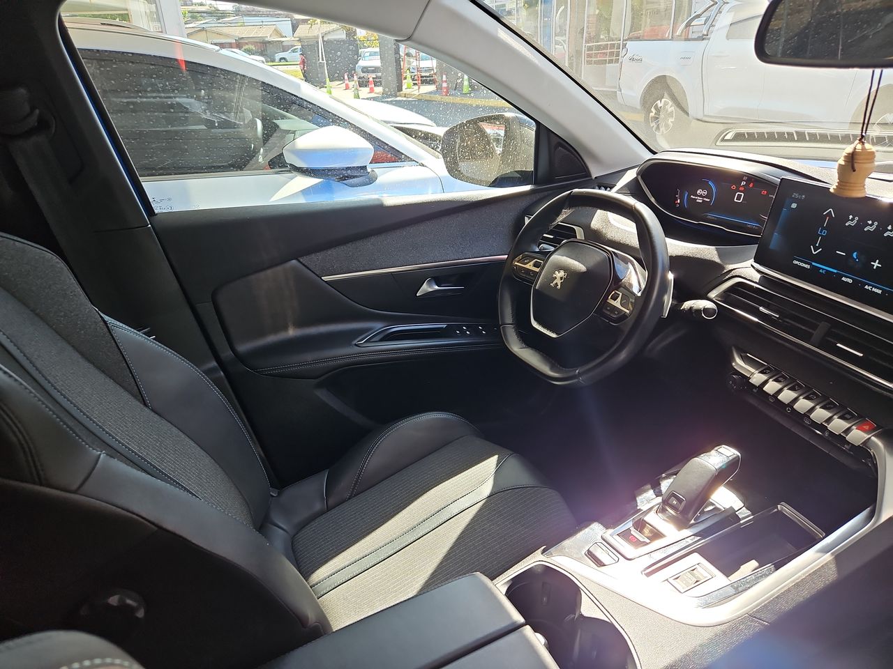 Peugeot 3008 3008 Thp 165hp 1.6 Aut 2022 Usado en Usados de Primera - Sergio Escobar