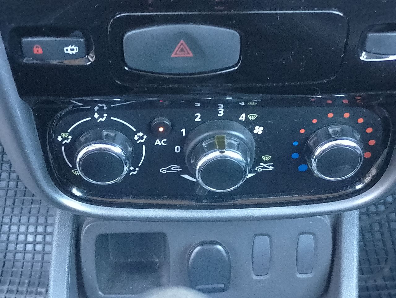 Renault Duster Duster Expression 1.6 2015 Usado Usado en Webautos.cl Renault Duster Duster Expression 1.6 2015 Usado Usado en Webautos.cl