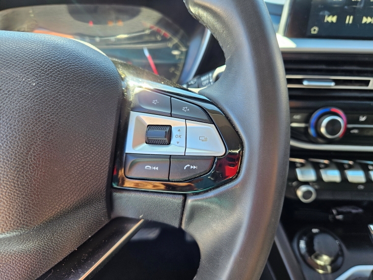 Peugeot Landtrek — foto 17 de 19