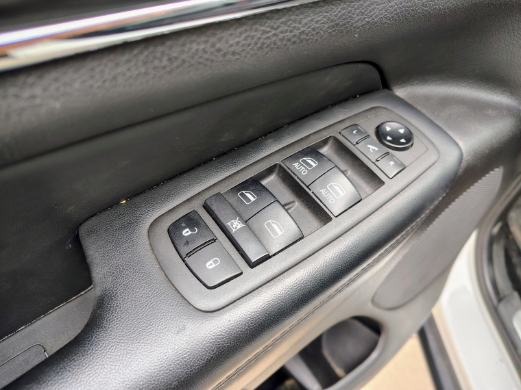 Jeep New grand cherokee Grand Cherokee Ltd 4x4 3.6 Aut 2021 Usado en Rosselot Usados