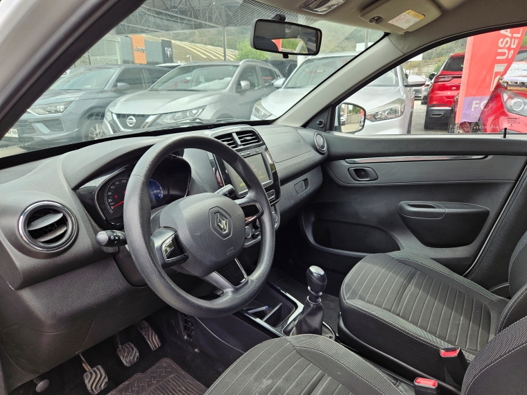 Renault Kwid — foto 9 de 14