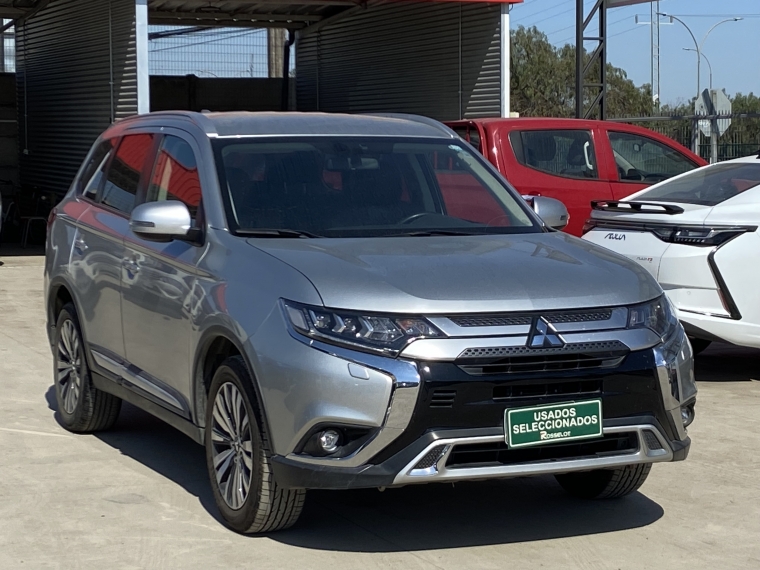 Mitsubishi Outlander Outlander 4x2 At Glx 2.0 2022 Usado en Rosselot Usados