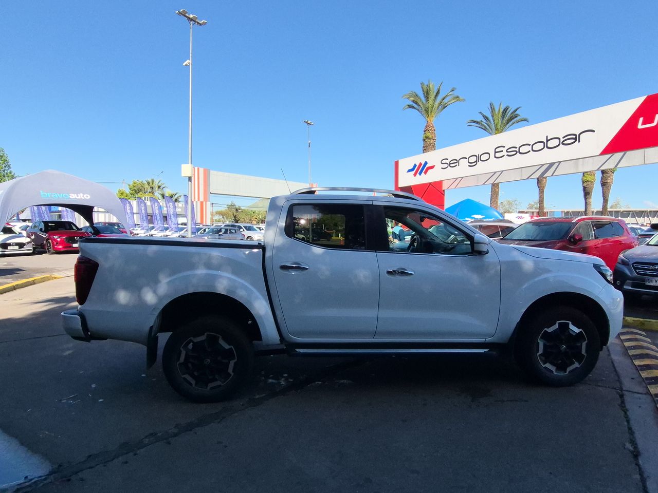 Nissan Navara Navara D Cab Mt 4x4 2.3 2022 Usado en Usados de Primera - Sergio Escobar