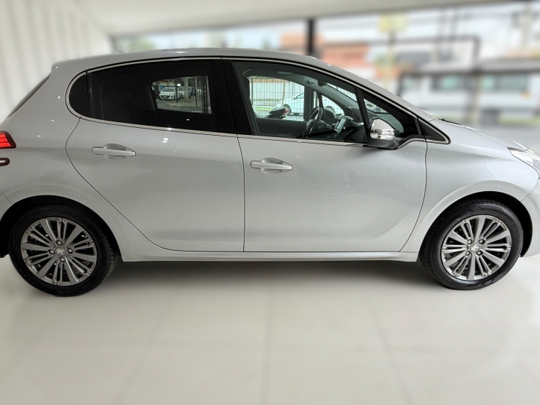 Peugeot 208 Allure Hdi 1.6 2017 Usado en Automotriz Olea Flaño