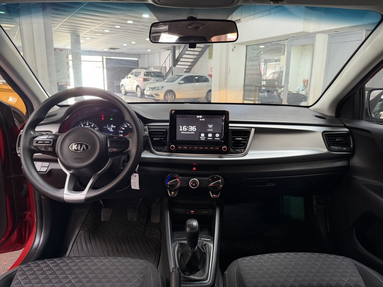 Kia Rio 4 Lx 1.4l Ac Abs 6mt Full 2022  Usado en Grass & Arueste