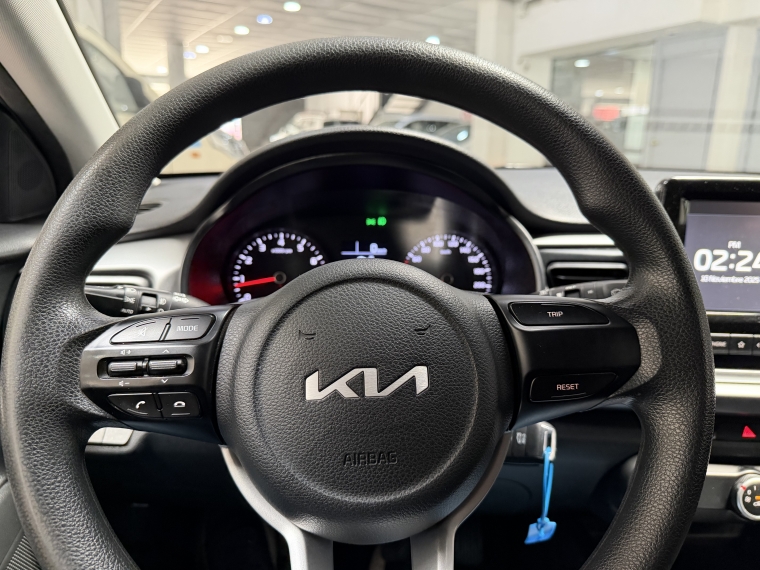 Kia Rio 5 Ex 1.4l 6mt Ac Abs 2023  Usado en Grass & Arueste