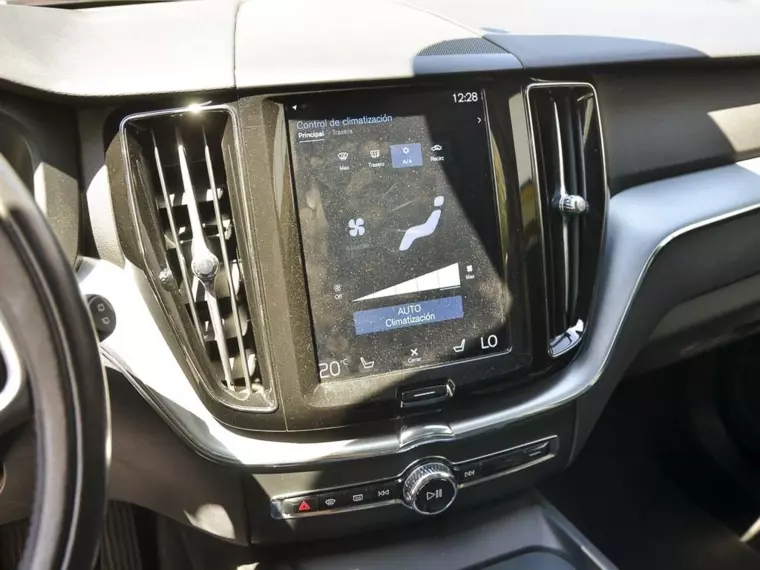 Volvo Xc60 2.0 D5 Diesel Momentum Plus Awd 2019 Usado  Usado en Webautos.cl