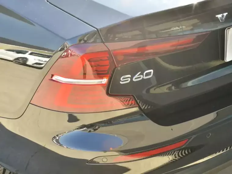 Volvo S60 B4 2023 Usado Usado en BMW Premium Selection Volvo S60 B4 2023 Usado Usado en BMW Premium Selection