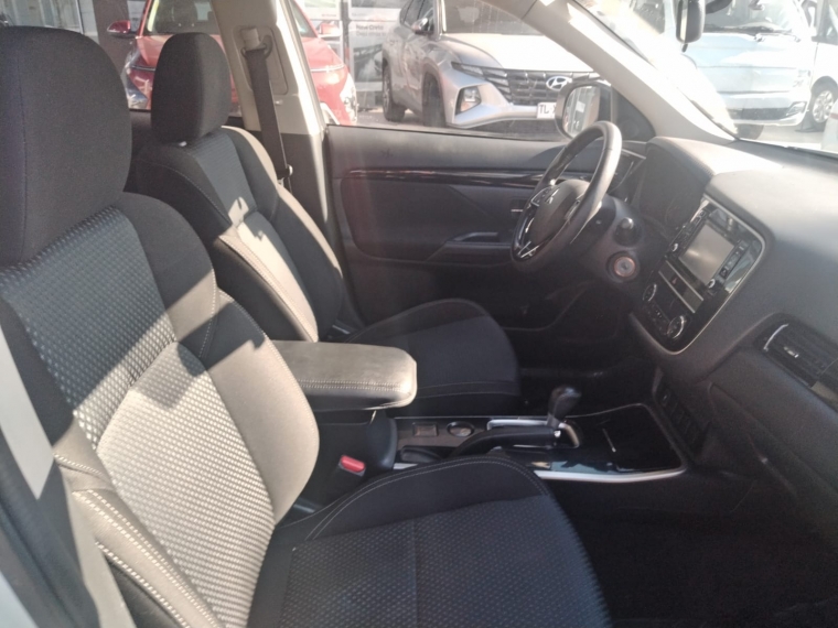 Mitsubishi Outlander Cvt 2.0 Aut - 2 Corridas De Asiento. 2019 Usado  Usado en Webautos.cl