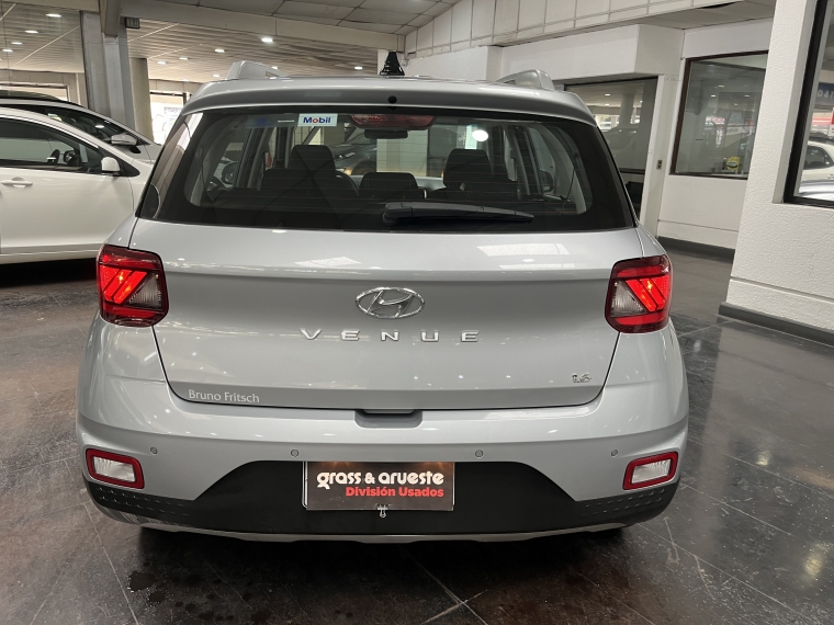 Hyundai Venue Qx 1.6l Mt Plus 2022  Usado en Grass & Arueste Usados