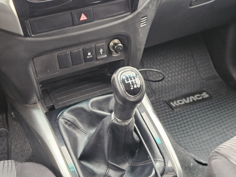 Mitsubishi Montero sport 2.4 Mt 4x2 Diesel 2017 Usado Usado en Kovacs Usados Mitsubishi Montero sport 2.4 Mt 4x2 Diesel 2017 Usado Usado en Kovacs Usados