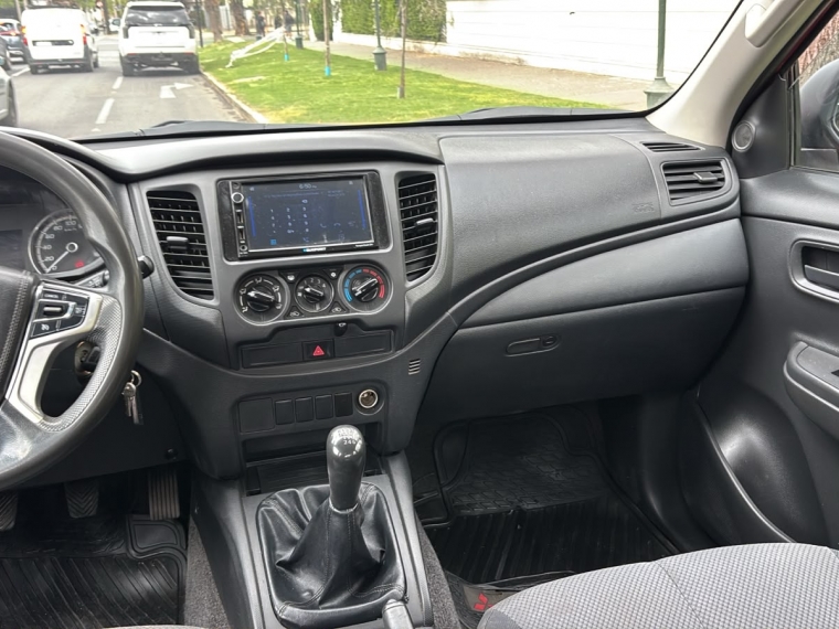 Mitsubishi L200 Katana Cr2.4Cc — foto 8 de 10