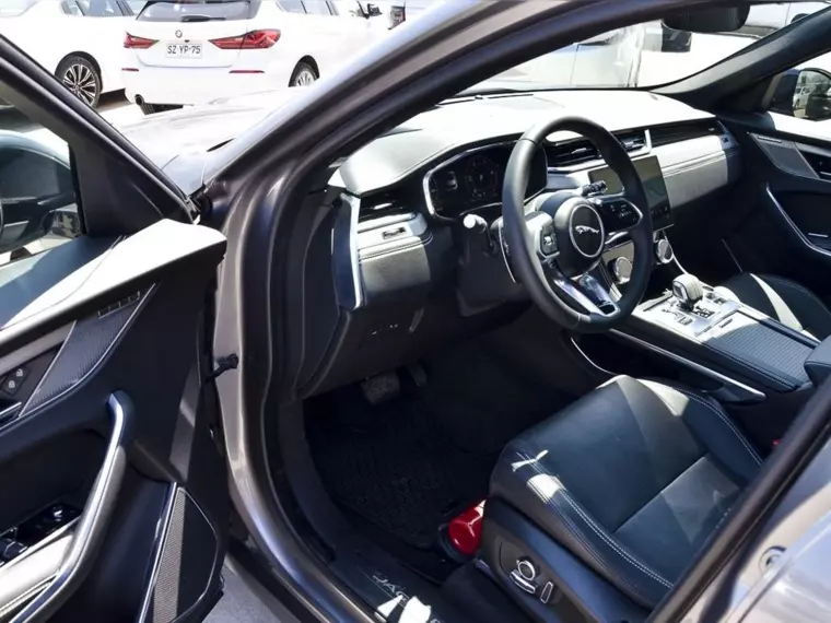 Jaguar F-pace R Dynamic 2024 Usado Usado en Webautos.cl Jaguar F-pace R Dynamic 2024 Usado Usado en Webautos.cl