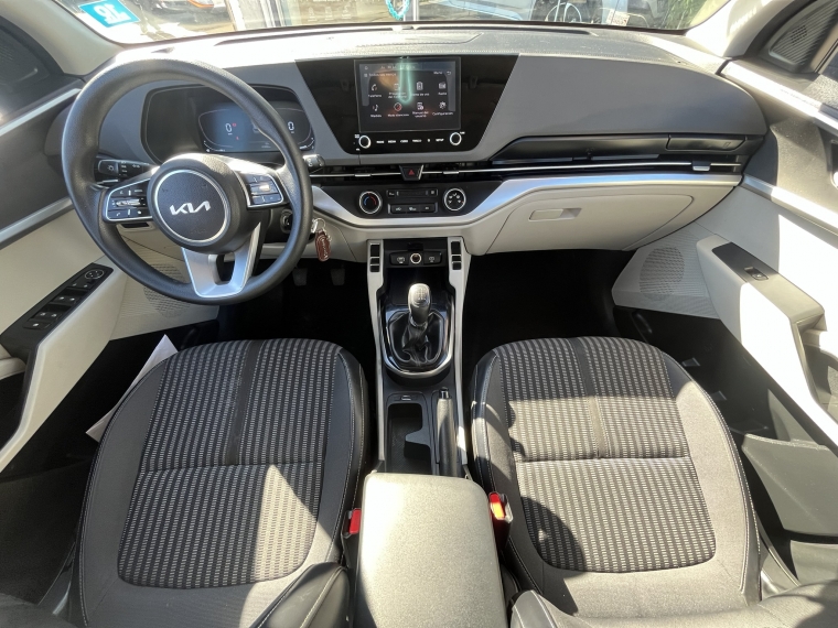 Kia Carens Carens Lx 1.5 2023 Usado en Rosselot Usados