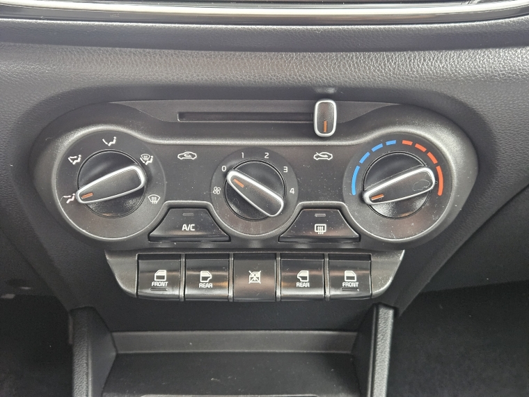 Kia Soluto Soluto Lx 1.4l 5mt G Ll Euro 6b - 2328 2024 Usado en Rosselot Usados