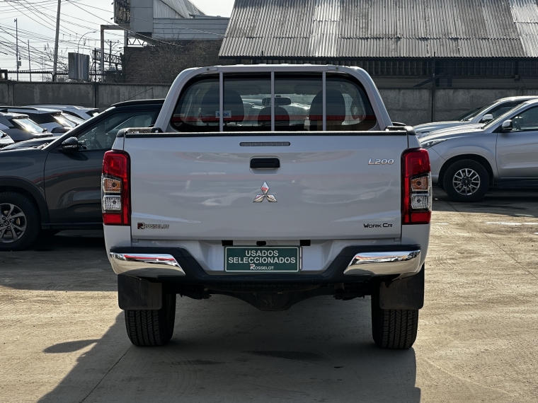 Mitsubishi L200 L200 D/c 2.4 Work Cr 4x2 Wf Doble Airbag Cc Mn 2023 Usado en Rosselot Usados