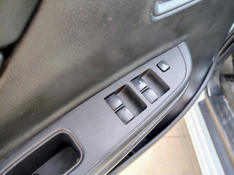 Mitsubishi L200 L200 D/c 2.4 Katana Crt 4x4 Special Pack 2023 Usado en Rosselot Usados