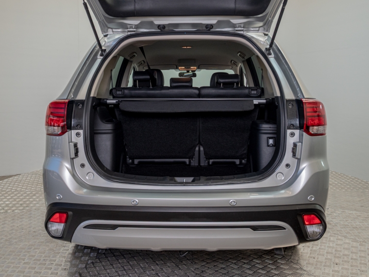 Mitsubishi Outlander 2.0 Glx At 4x2 2023 Usado  Usado en Pompeyo