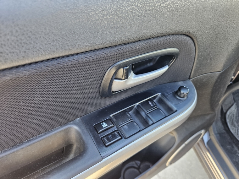 Suzuki Grand nomade Grand Nomade Glx 4x4 2.4 Aut 2012 Usado en Rosselot Usados