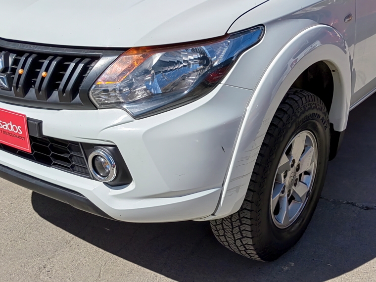 Mitsubishi L200 L200 D/c 2.4 Work Cr 4x2 Wf 2019 Usado en Rosselot Usados
