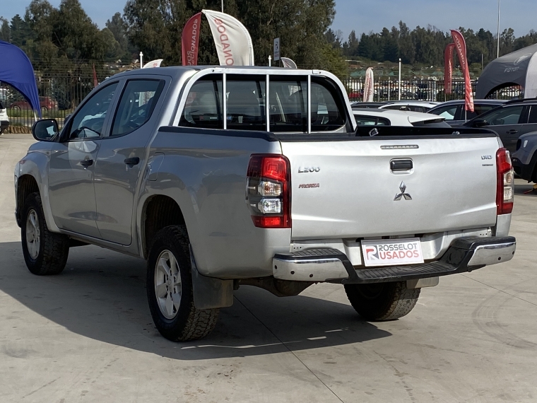Mitsubishi L200 L200 D/c 2.4 Work Cr 4x2 2020 Usado en Rosselot Usados