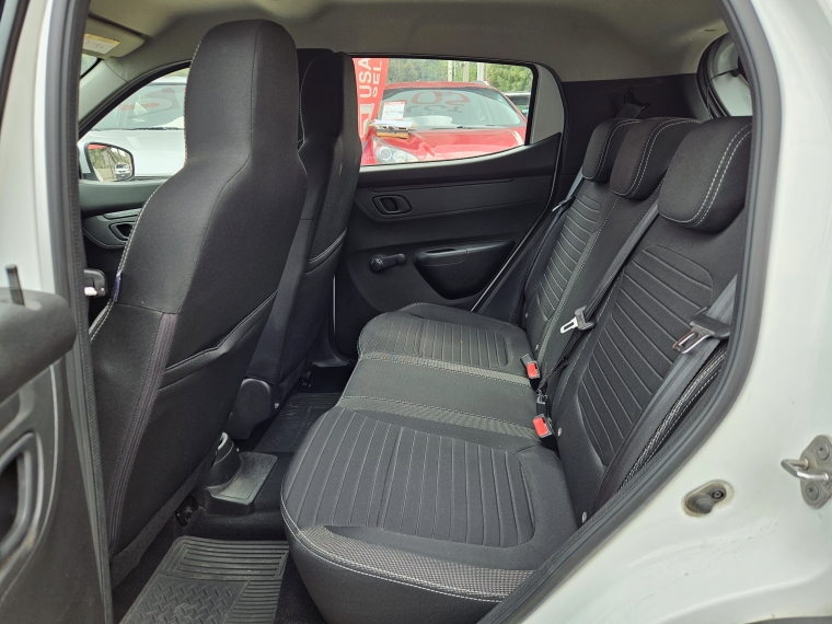 Renault Kwid — foto 8 de 14
