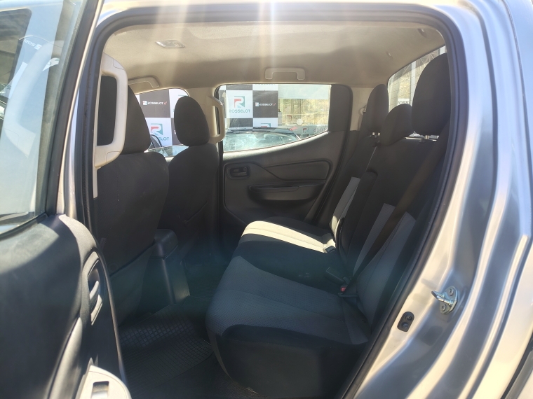 Mitsubishi L200 L200 D/c 2.4 Katana Crt 4x4 Special Pack 2023 Usado en Rosselot Usados