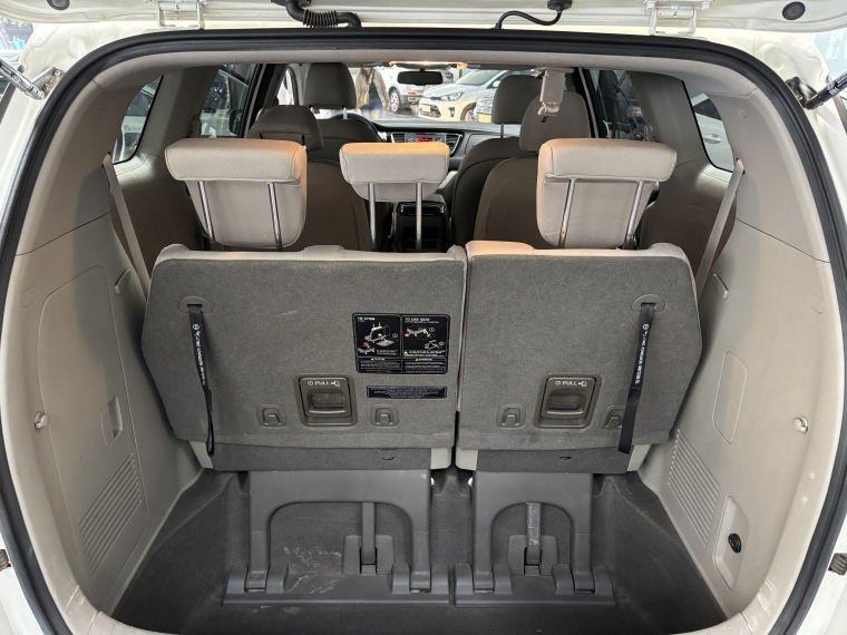 Kia Grand carnival Ex 3.3l Gsl Aut 2wd 2016  Usado en Grass & Arueste